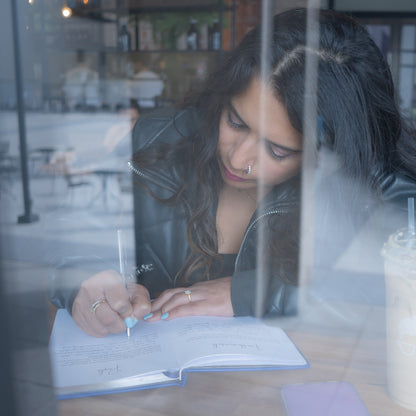 Cosmic Starlight - A Guided Healing Journal to Calm Your Mind, Clear Your Energy & Reconnect With Yourself